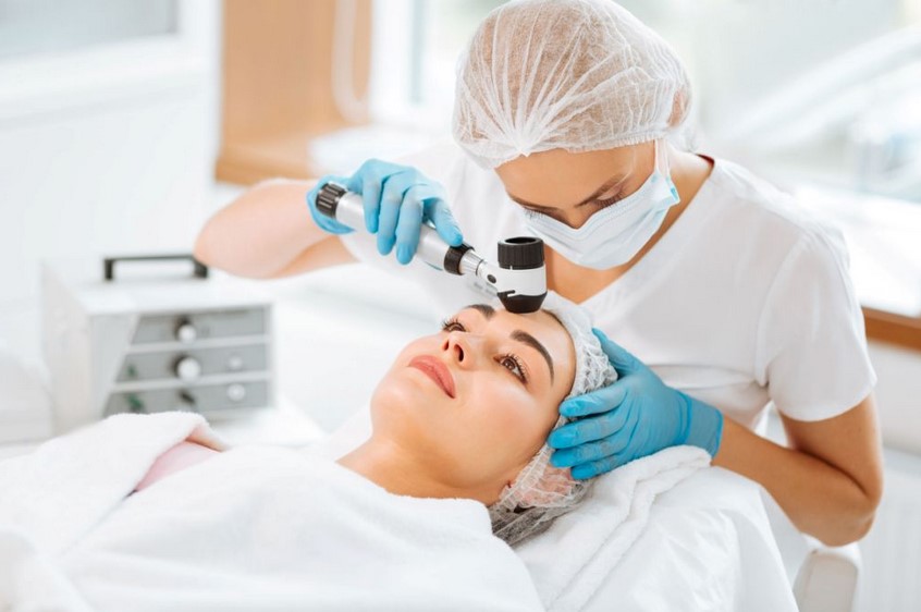 5 Characteristics of a Good Dermatologist